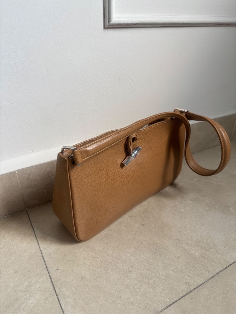 NWOT LONGHAMP CAMEL HANDBAG - Picture 2 of 3